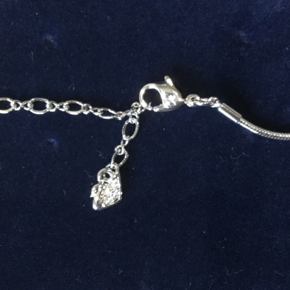 Swarovski Gillian Y Necklace. - Picture 4 of 4